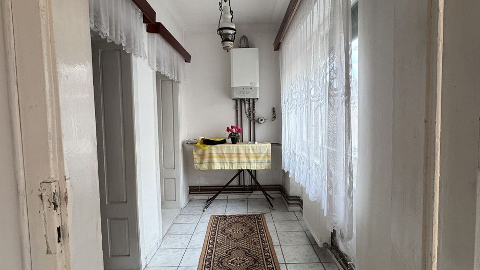 De vânzare Casă în Grădiște, curte + grădină proprie generoasă Arad - Poză 7