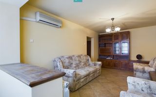 Apartament cu 3 camere, etaj intermediar - Poză 1