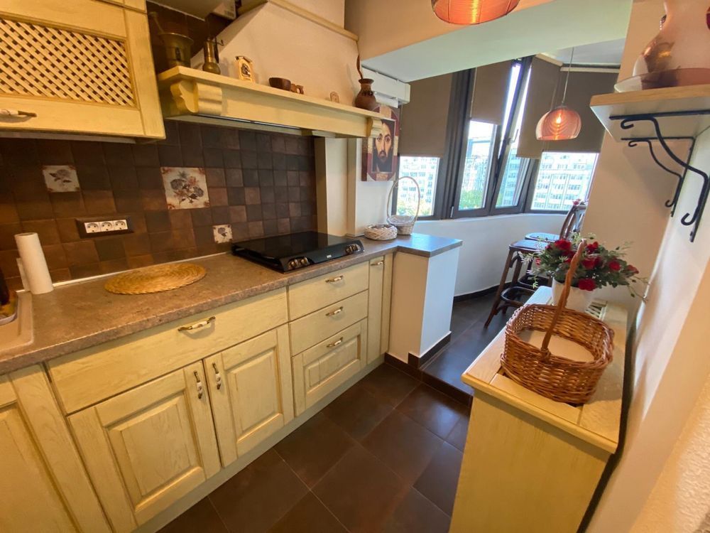 Apartament 2 Camere Unirii, Vedere Panoramică Zepter | Bloc Monolit 1997, 75mp - Poză 9