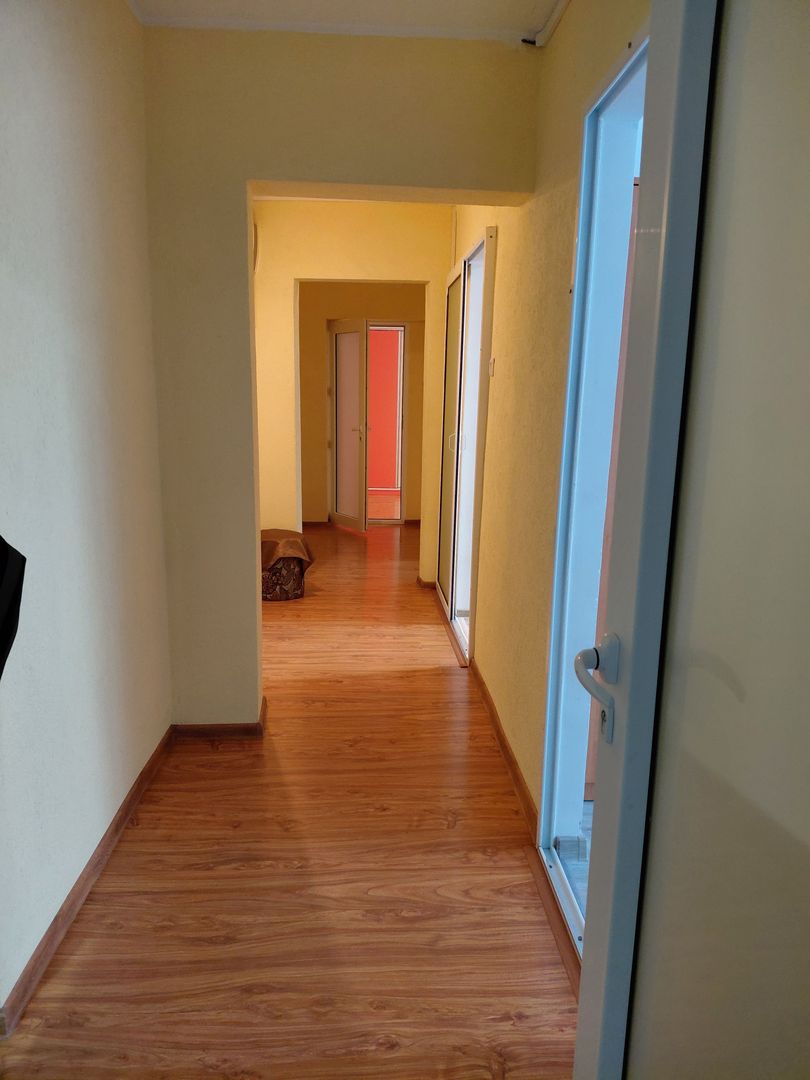 Apartament 4 camere de închiriat – Micro 20,et 1,mobilat si utilat - Poză 11