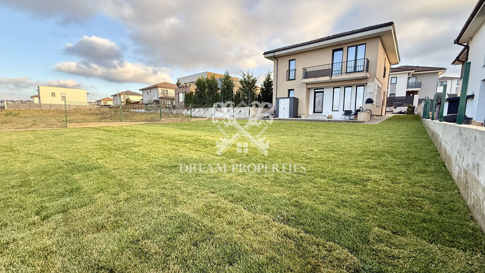 COMISION 0%! Casa individuala ultrafinisata, teren 500 mp, zona Dezmir - Poză 1