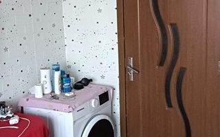 vând cameră vizavi de Kaufland Nicolina 2 - Poză 3