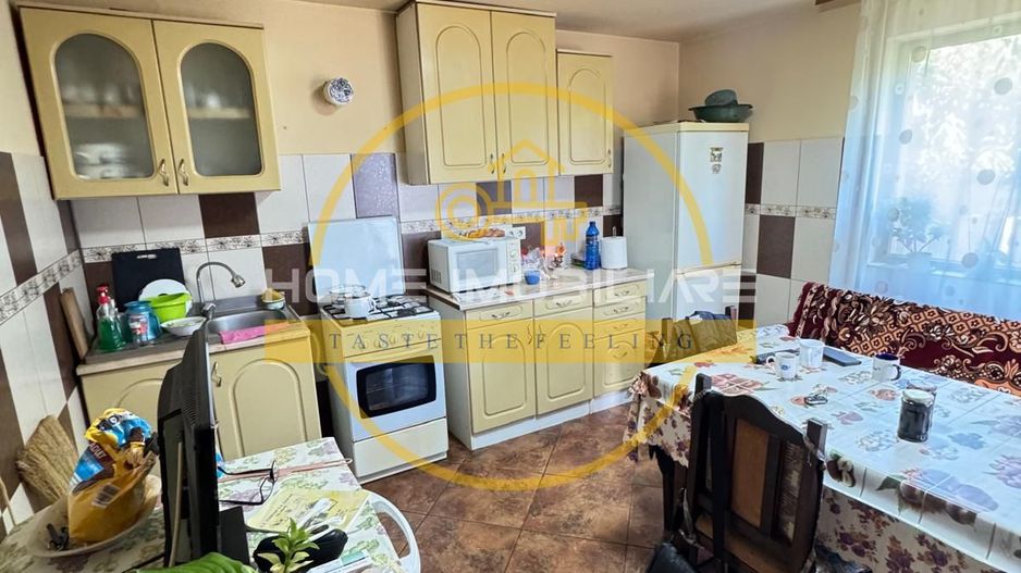 Casa de vanzare parter+etaj / 7 camere/ 1550mp teren+ 240mp utili+garaj / Dancu - Poză 8