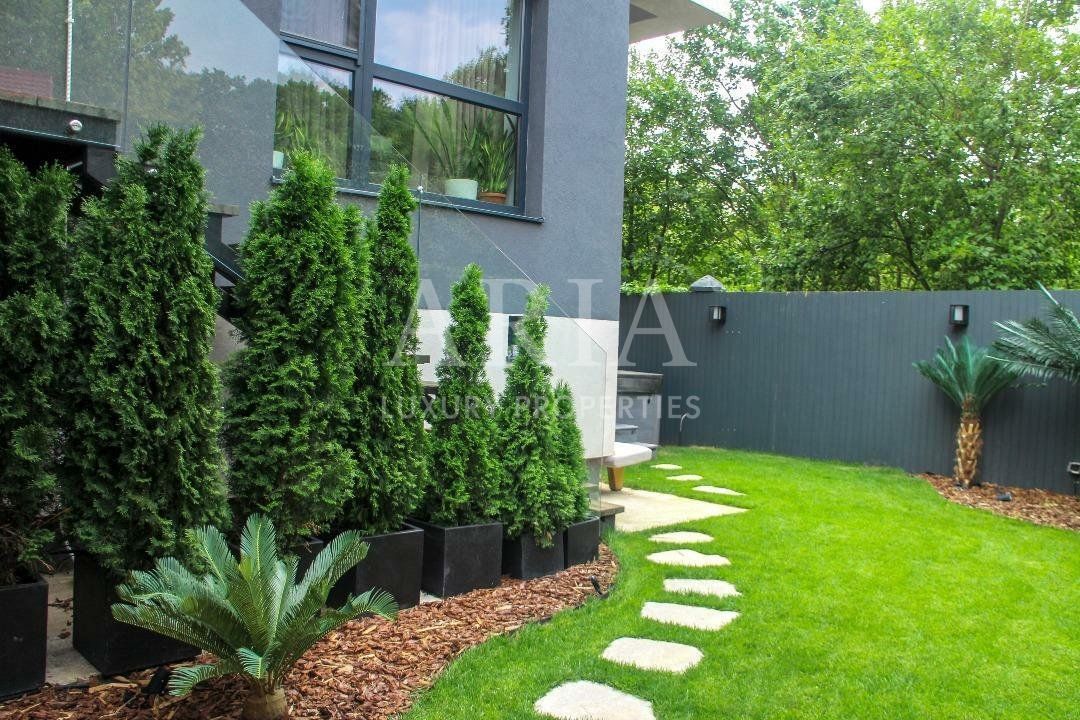 LUXURY APARTMENT WITH GARDEN - Poză 8