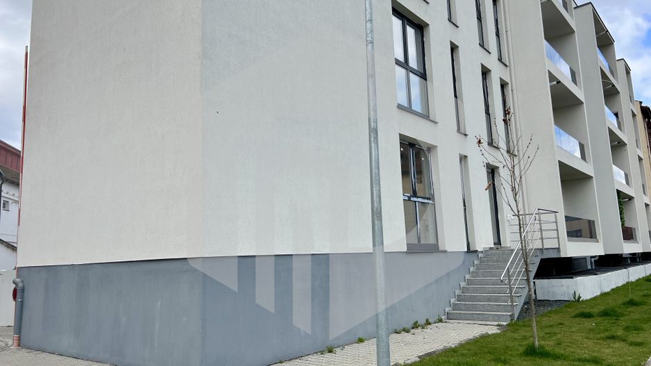 Apartament/ spatiu comercial in zona Kogalniceanu- Parter- La cheie - Poză 1