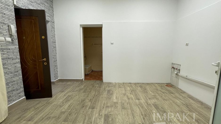 Spatiu comercial cu vad bun de inchiriat in zona centrală! - Poză 6