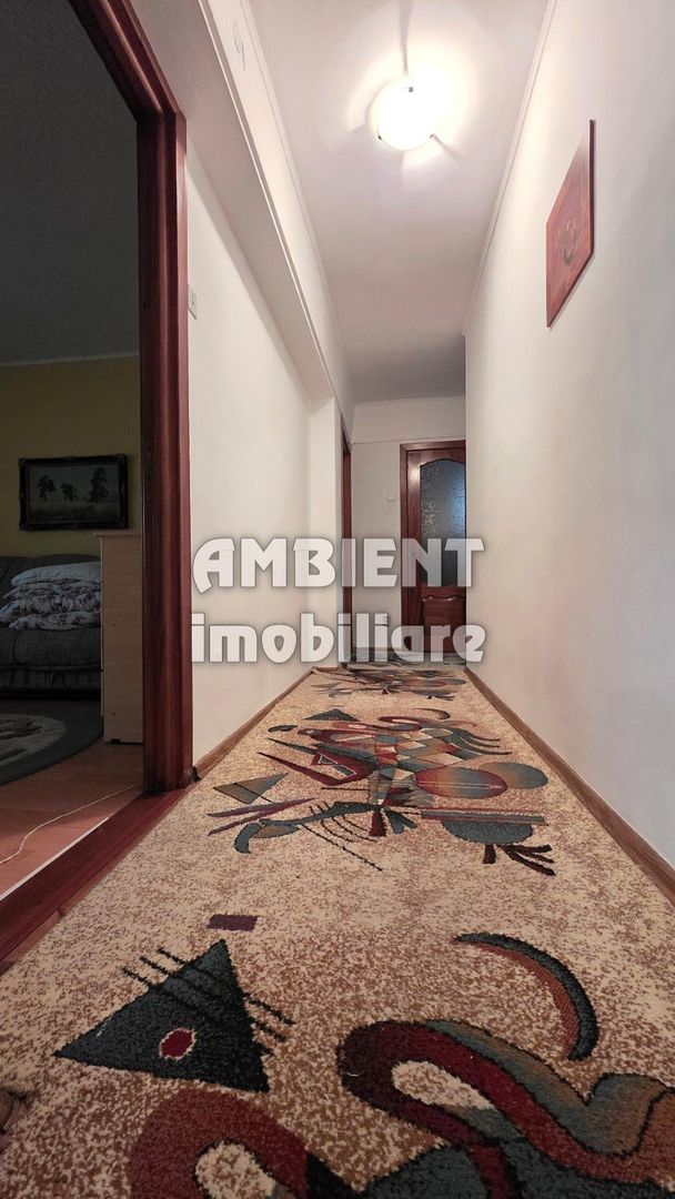 Apartament cu 4 camere, etaj 3, VASLUI zona Ultracentrală; - Poză 2
