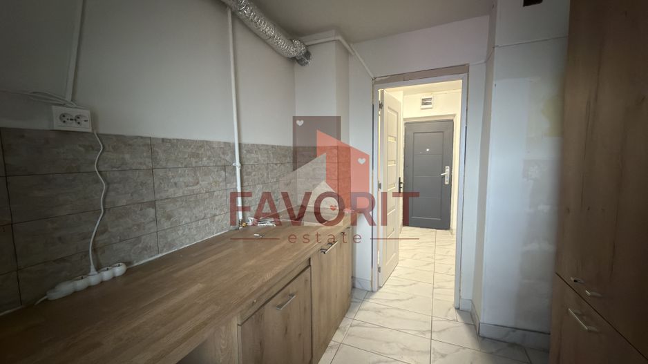 Etaj intermediar. Bloc izolat. Bucatarie inchisa - Poză 4