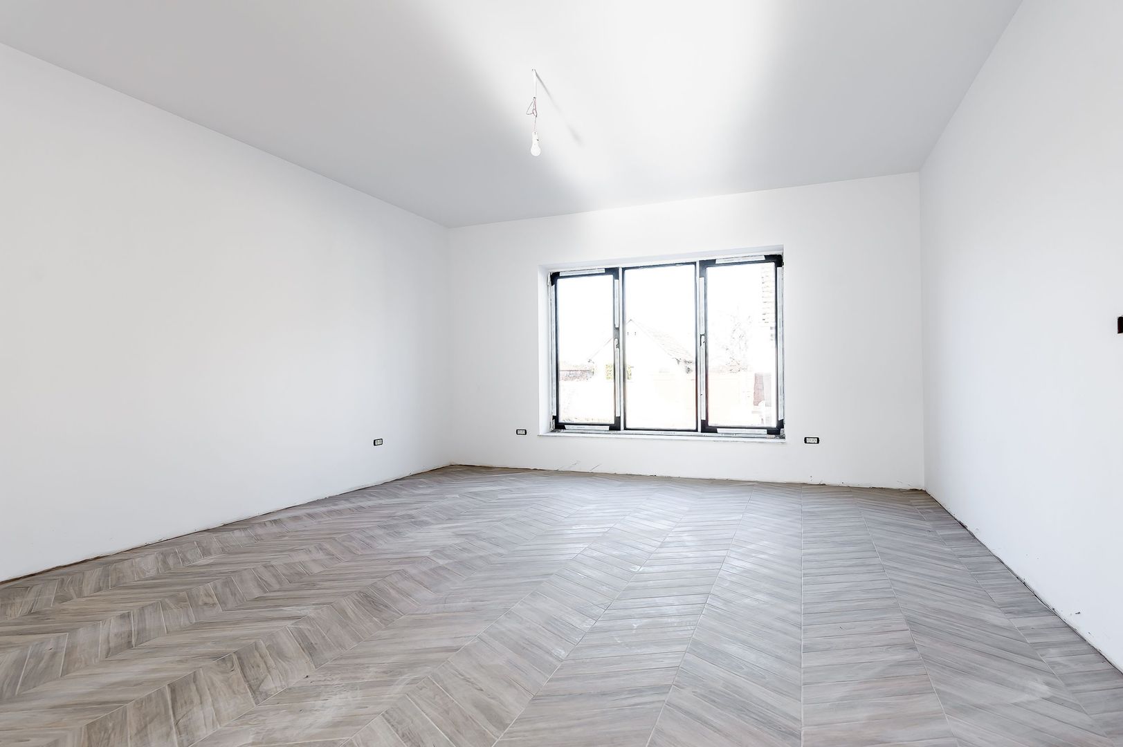 Vândut! Casă nouă cu teren generos Sânicolaul Mic - Poză 2