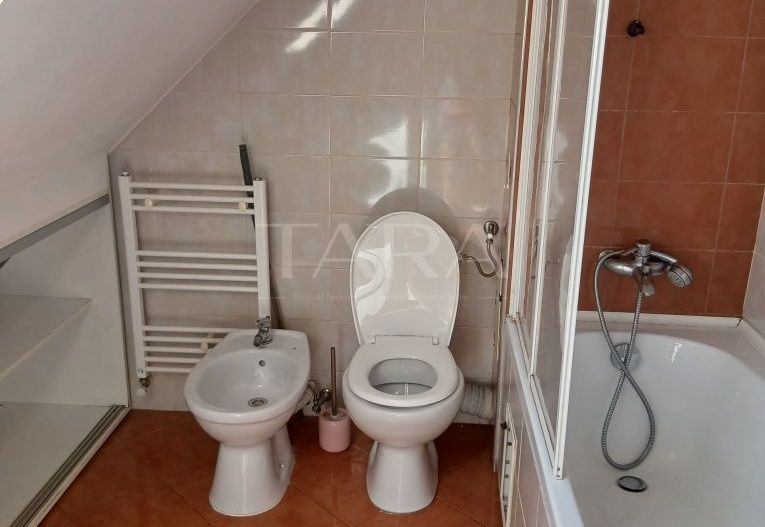 Apartament cu centrală proprie și spațiu de depozitare. - Poză 7