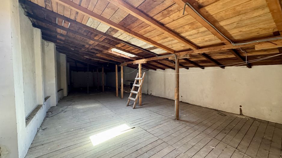 OPORTUNITATE RARA - imobil central, multifunctional, curte PROPRIE - Poză 25