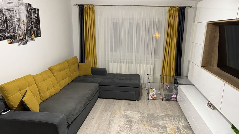 Apartament 2 camere, decomandat, etaj 1/4 - Micro20 - Poză 1