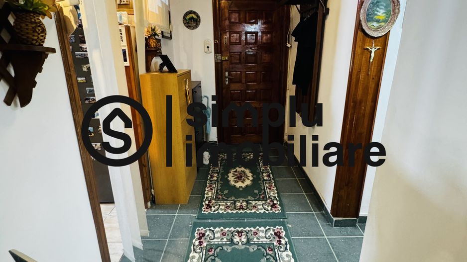 3 decomandate, centrala, 1 Mai - 110 000 Euro - Poză 13