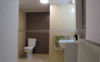 In centrul orasului! Vanzare casa renovata in Targoviste - Poză 5