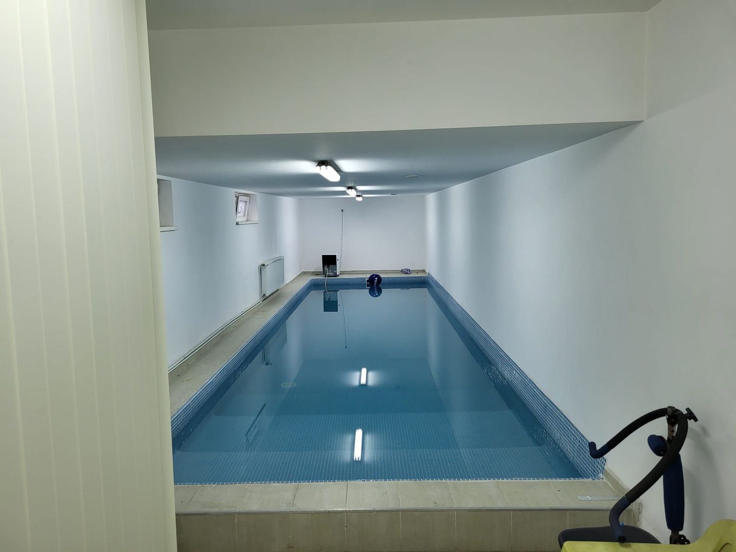 Casă cu piscină interioară -Turnișor - Poză 10