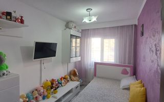 APARTAMENT 3 CAMERE | 75 MP | ETAJ 2 | DECOMANDAT | ROSIORI DE VEDE - Poză 4