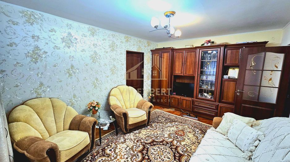 APARTAMENT 2 CAMERE CAMPULUNG, ETAJ 2 - Poză 3