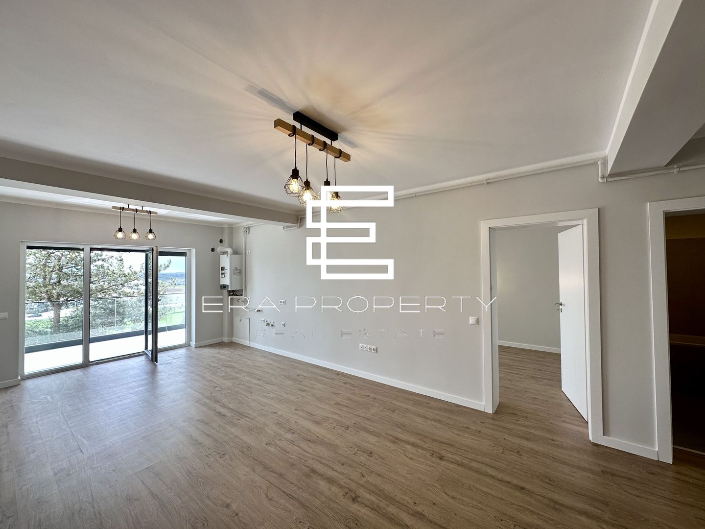 Apartament 2 camere - etaj 1- terasa 18 mp - zona Aeroport Sibiu - Poză 4