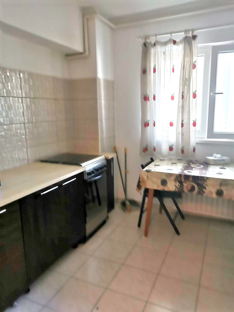 Apartament 2 camere renovat, cat friendly, balcon, etaj 1, Basarabiei - Poză 2