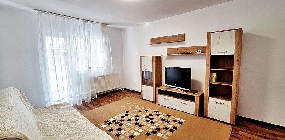 Brasov Centru, langa CEC, apartament 2 camere decomandat, 107000 euro - Poză 1