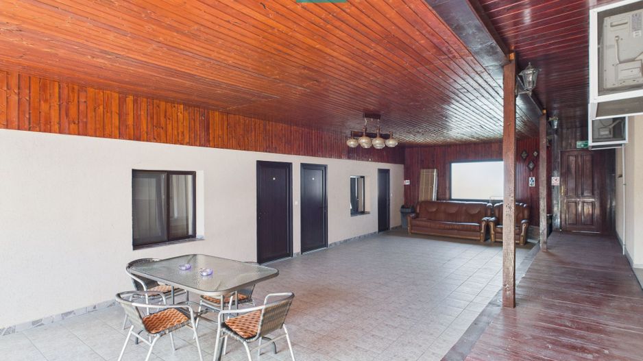 Casă și clădire de apartamente la Orțișoara - Poză 15