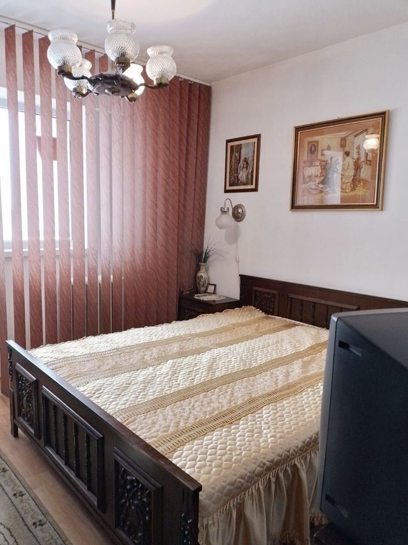 Apartament cu 3 camere, decomandat, zona Republicii - Poză 4