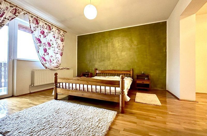 Casa la intrare în Ghiroda - Poză 23