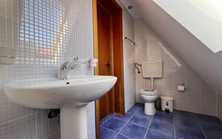 VILA EXTRAORDINARĂ CU 6 CAMERE LA INCHIRIERE LANGA BRITISH SCHOOL - Poză 17