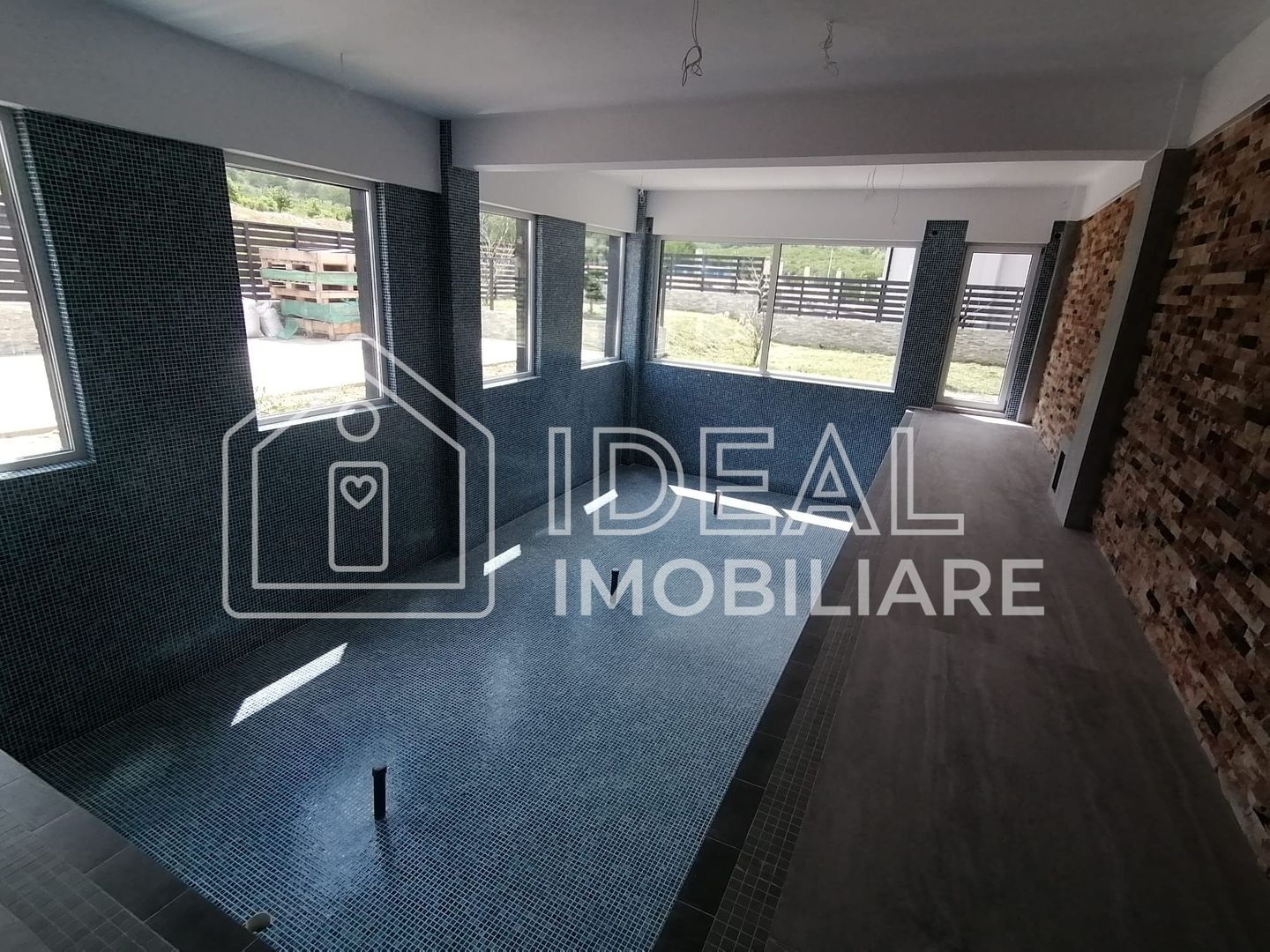 Casa  Exclusivista cu piscina si 1200 mp de teren, in Cisnadie - Poză 10