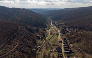 Teren intravilan de 302 mp în localitatea Șoimoș - Poză 3