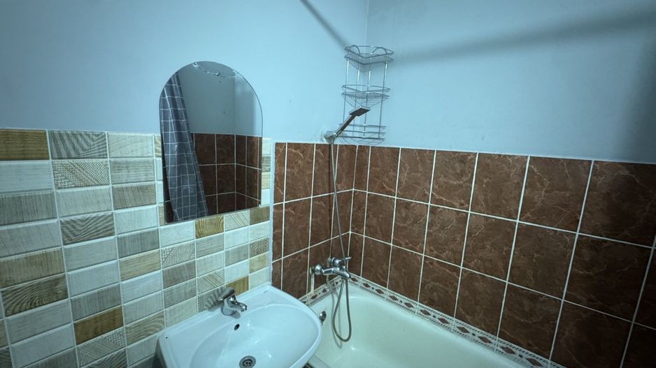 Se vinde apartament vizavi de parc - Poză 7