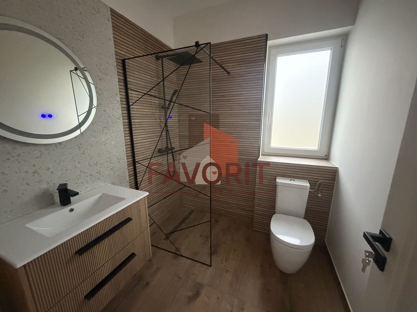 Disponibila imediat. Zona centrala. Toate utilitatile si asfalt - Poză 18