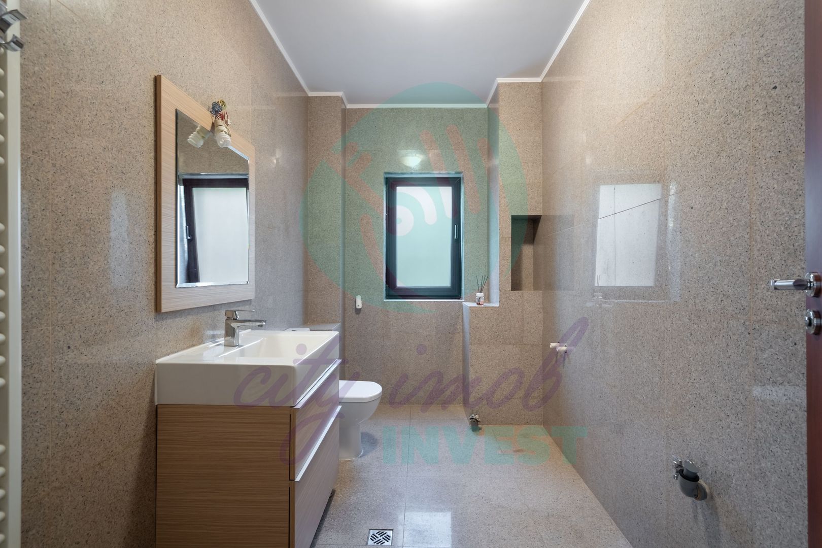 Casa in zona Vitan - Splai, ideala pentru orice tip de activitate sau locuinta - Poză 17