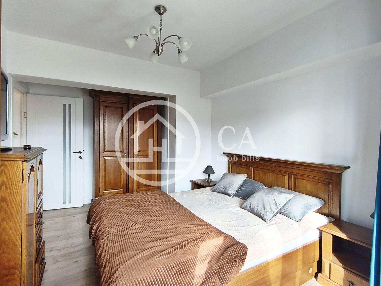 Apartament de inchiriat cu 3 camere in zona Dacia, Oradea - Poză 2