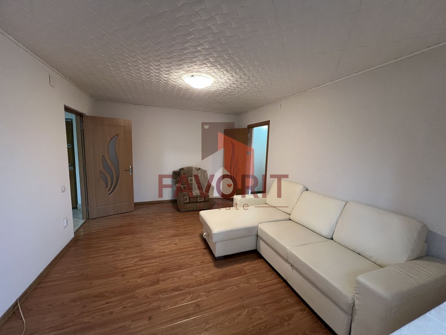EXCLUSIVITATE | Apartament 3 camere - 2 bai | Zona Sagului - Poză 2
