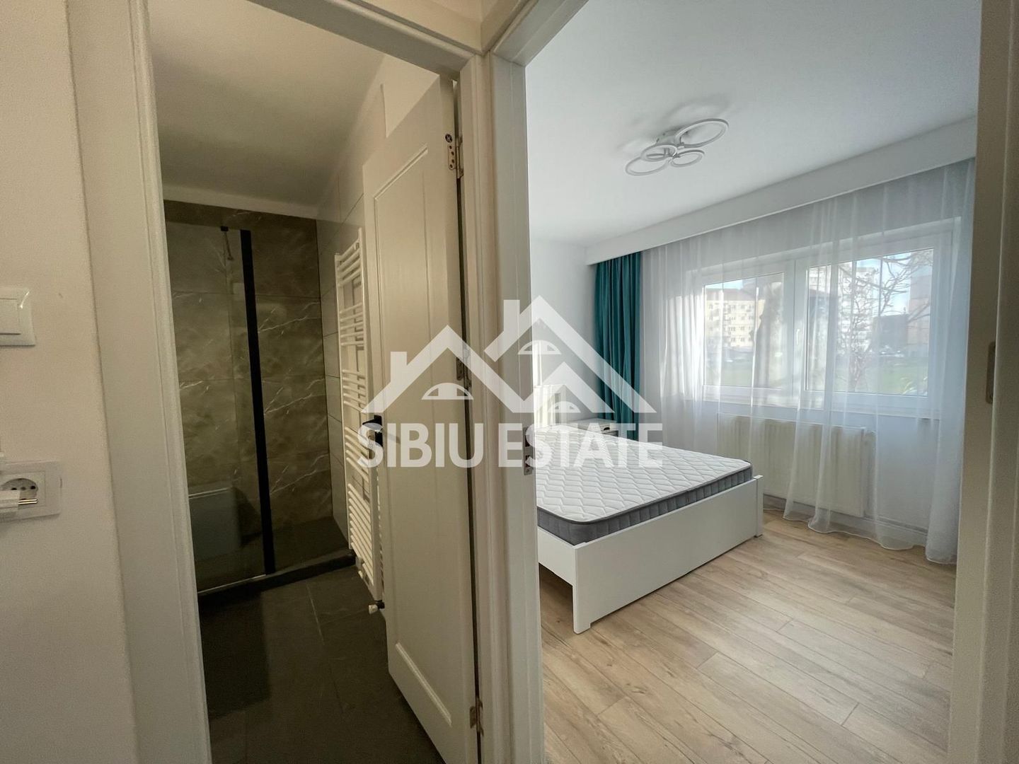 Apartament de vanzare decomandat, 3 camere, balcon s.utila 55 mp. - Poză 8