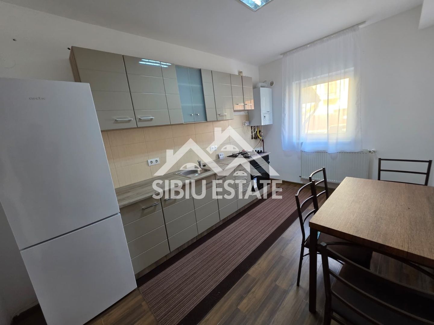 Apartament 3 camere de inchiriat, Selimbar - Poză 1