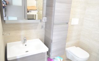 Apartament cu 3 camere, 2 bai, 2 terase, 2 garaje, in cartier Europa - Poză 7