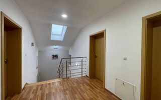 Casă individuală cu 5 camere și teren foarte mare |Moșnița Veche| - Poză 12