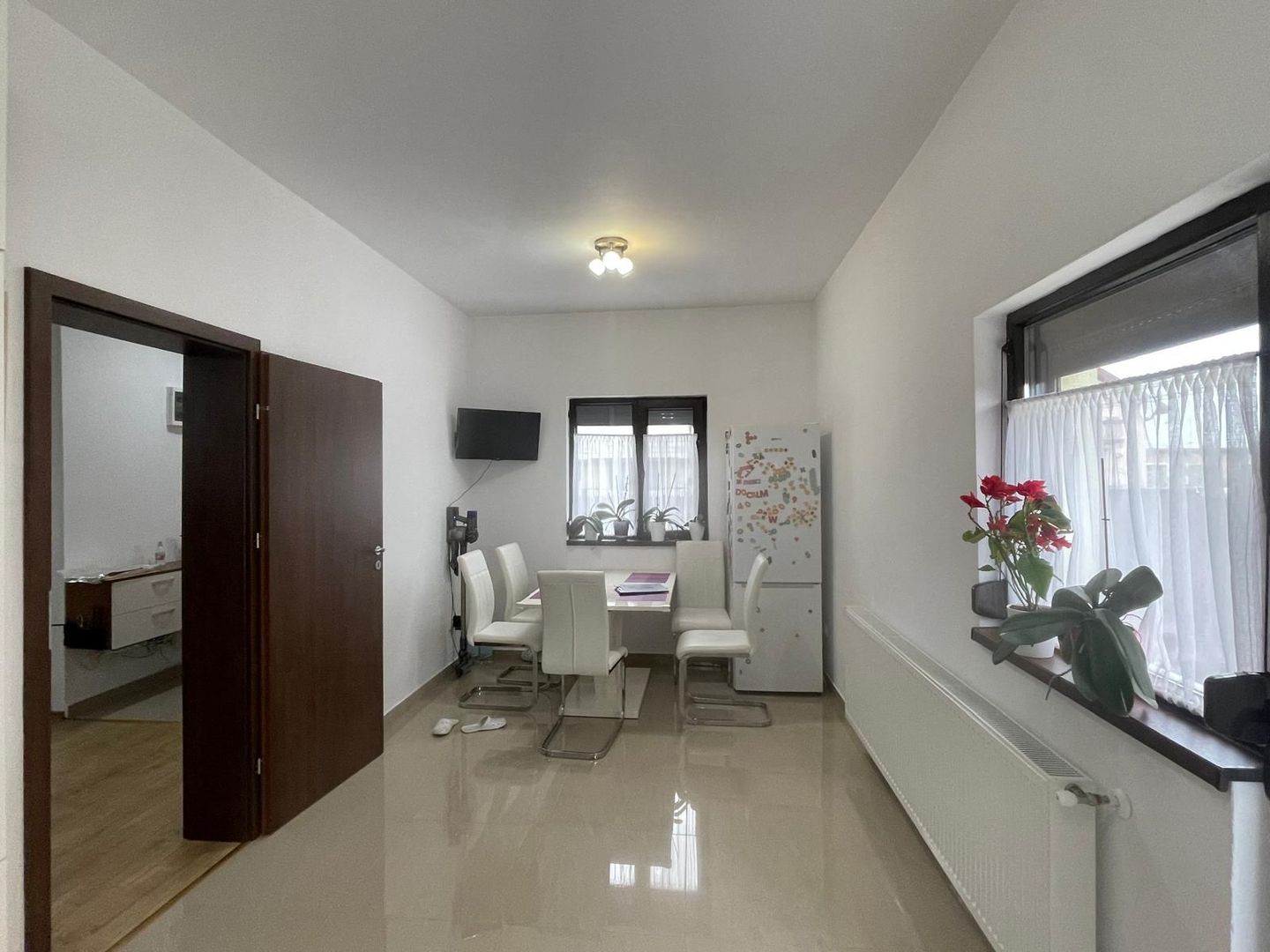 Duplex 6 camere - 155mp - langa asfalt - Mosnita Veche - Poză 5