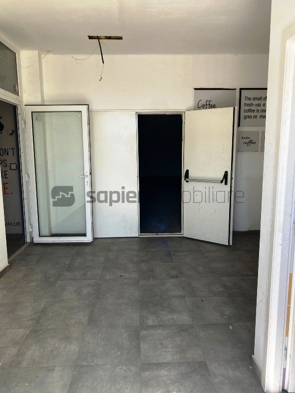 De inchiriat hala cu rampa  in Vama Bors - Poză 3