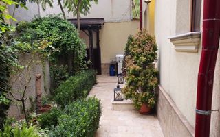 Vila 520 mp utili - 8 camere | Zona Unirii | Curte proprie 150 mp - Poză 1