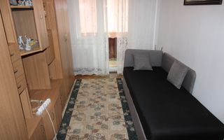 3 camere, situat in Complexul Studentesc, centrala proprie, familie, studenti - Poză 12