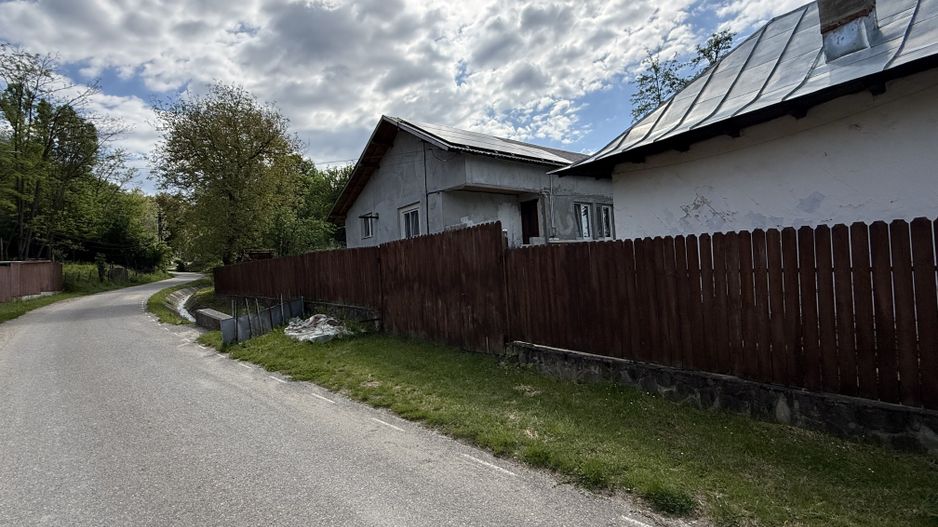 2 Case + teren 1390 mp langa parcul central Provita de Sus - Poză 46