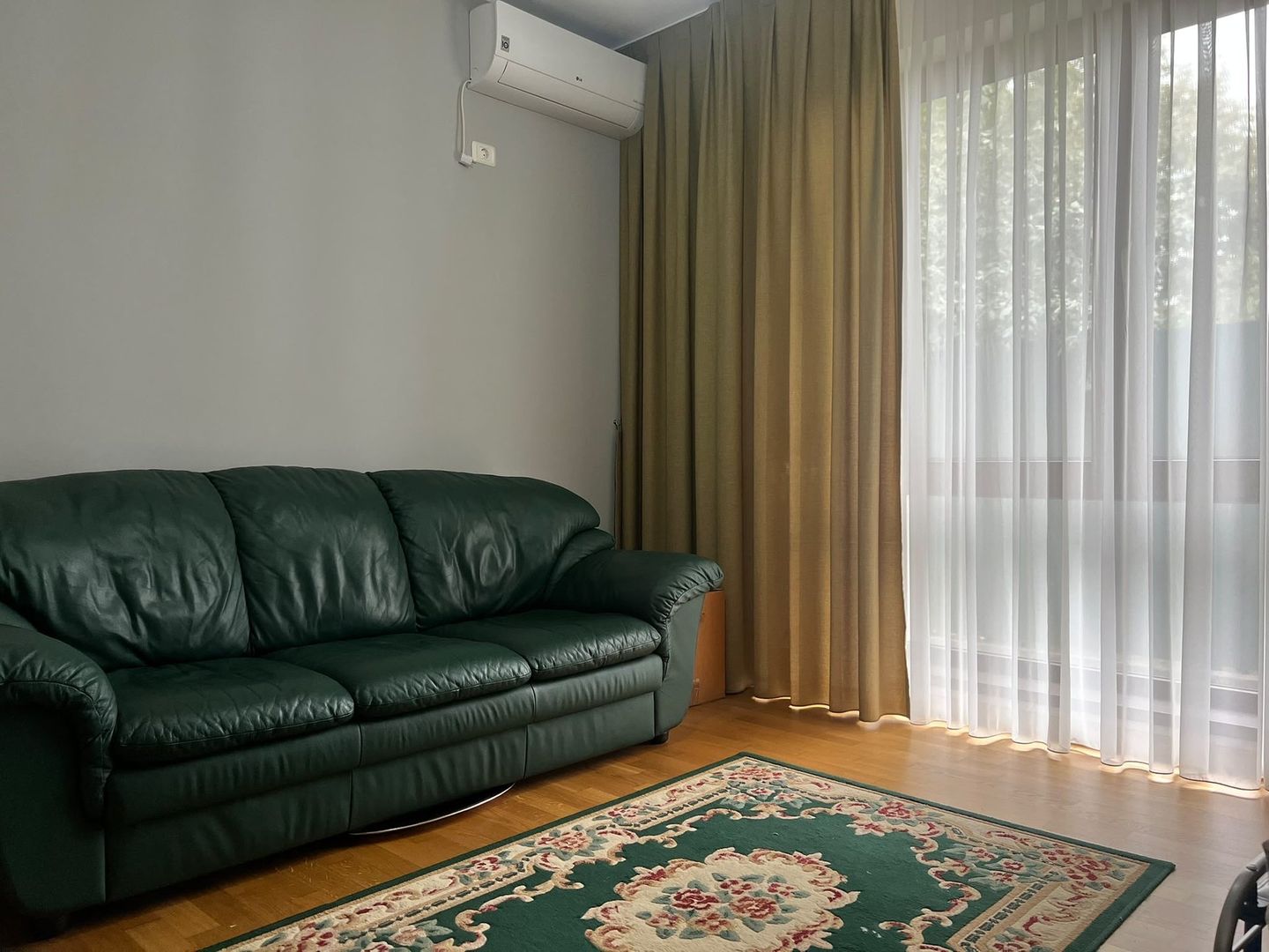 MOGOȘOAIA – VILĂ CU 4 CAMERE, TEREN 971 MP, CURTE ȘI GRĂDINĂ! - Poză 15