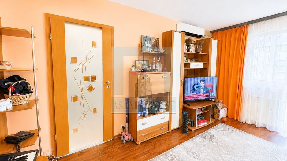 De vânzare apartament 2 camere/ Noua - Poză 2