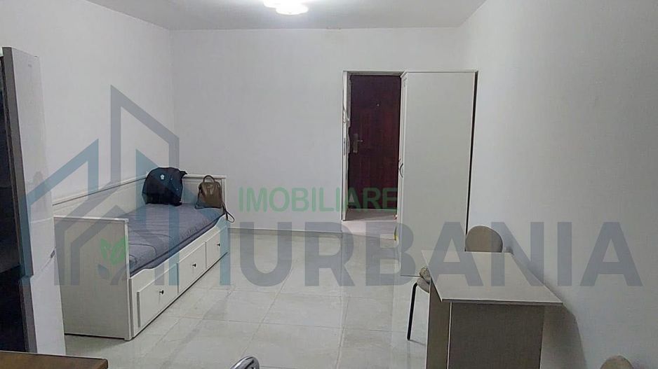 Inchiriez garsoniera la gara Nicolina - Poză 1