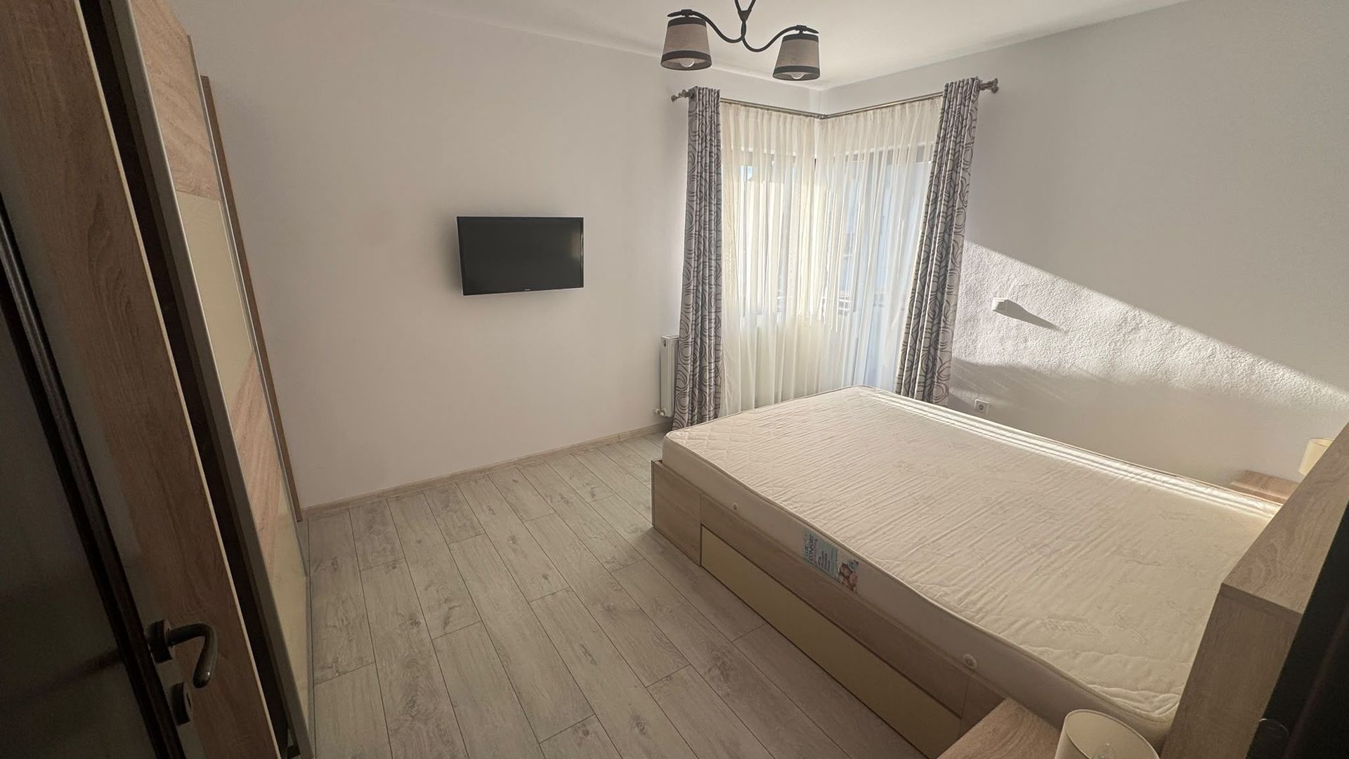 Casă 4 camere de inchiriat, carport, curte 180 mp - C. Arhitectilor - Poză 23