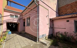 Casa de vanzare cu 4 camere in zona Nufaru,  Oradea - Poză 2
