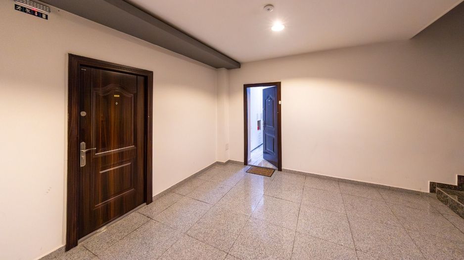Isaran Coresi-Apartament 3 camere 82 mp loc de parcare si boxa - Poză 25